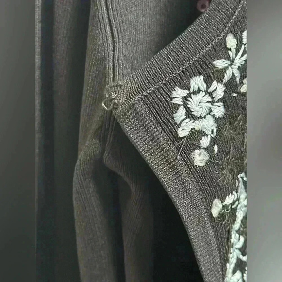 Y2K Finity Embroidered Beaded Sequin Floral Front Clasp Sweater – Women’s S - Picture 11 of 15